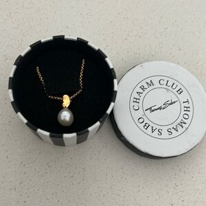 Ladies necklace with pearl charm